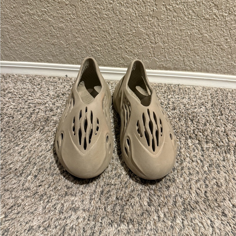 Yeezy Foam Runner Clay Taupe